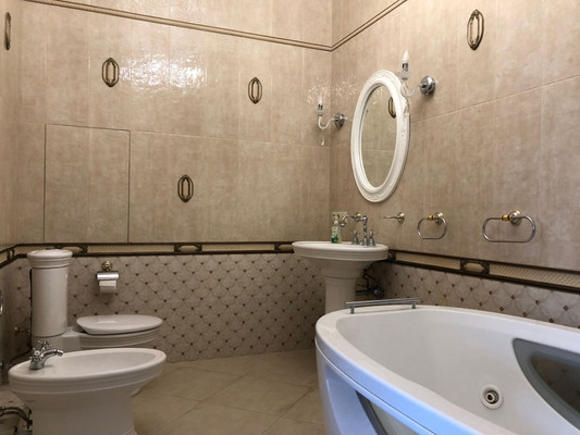 Продам трехкомнатную (3-комн.) квартиру, Ясеневая ул, 5к1, Сосенки д