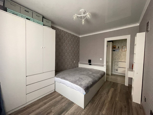 Продам двухкомнатную (2-комн.) квартиру, Западный Обход ул, 42к8, Краснодар г