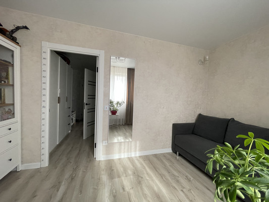 Продам двухкомнатную (2-комн.) квартиру, Западный Обход ул, 42к8, Краснодар г