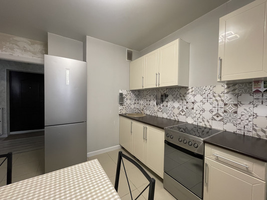 Продам двухкомнатную (2-комн.) квартиру, Западный Обход ул, 42к8, Краснодар г