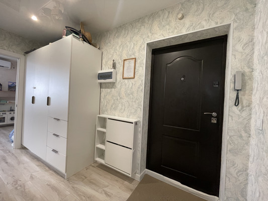 Продам двухкомнатную (2-комн.) квартиру, Западный Обход ул, 42к8, Краснодар г