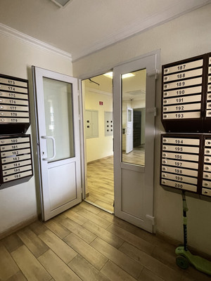 Продам двухкомнатную (2-комн.) квартиру, Западный Обход ул, 42к8, Краснодар г