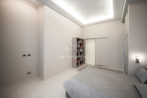 Продам многокомнатную квартиру, Мосфильмовская ул, 70к3, Москва г