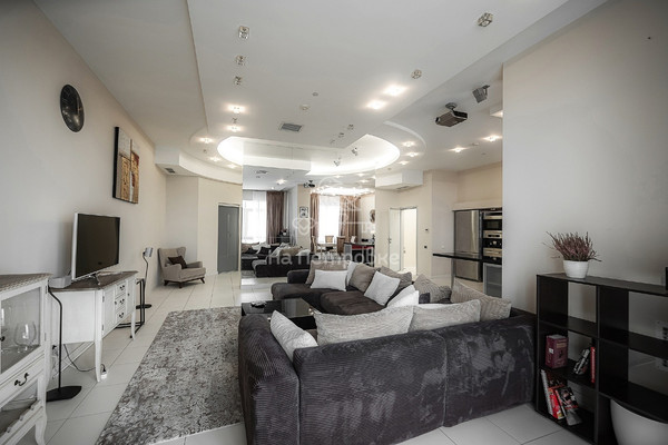 Продам многокомнатную квартиру, Мосфильмовская ул, 70к3, Москва г