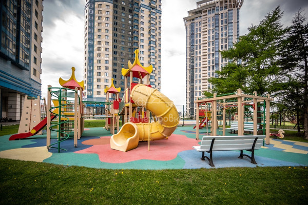 Продам многокомнатную квартиру, Мосфильмовская ул, 70к3, Москва г