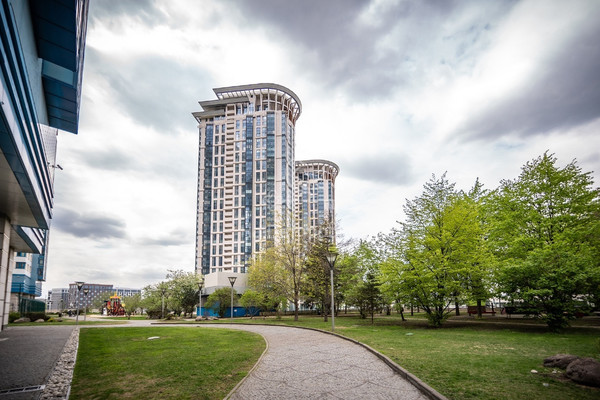 Продам многокомнатную квартиру, Мосфильмовская ул, 70к3, Москва г