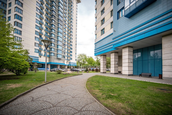 Продам многокомнатную квартиру, Мосфильмовская ул, 70к3, Москва г