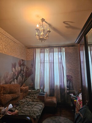 Продам трехкомнатную (3-комн.) квартиру, Панфилова ул, 10, Москва г