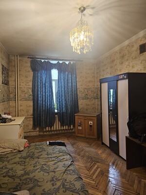 Продам трехкомнатную (3-комн.) квартиру, Панфилова ул, 10, Москва г