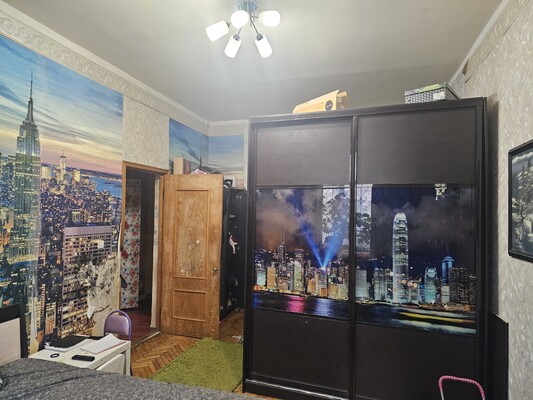 Продам трехкомнатную (3-комн.) квартиру, Панфилова ул, 10, Москва г