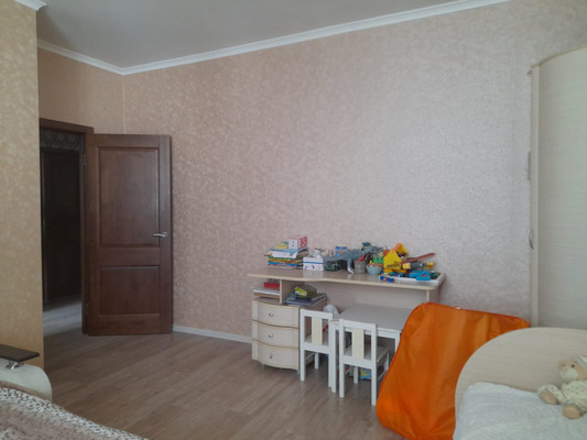 Продам двухкомнатную (2-комн.) квартиру, Мартовский пер, 1к2, Цемдолина с