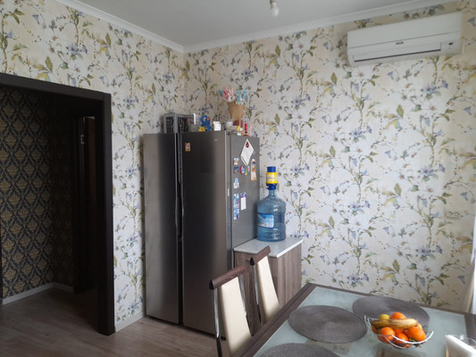 Продам двухкомнатную (2-комн.) квартиру, Мартовский пер, 1к2, Цемдолина с