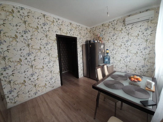 Продам двухкомнатную (2-комн.) квартиру, Мартовский пер, 1к2, Цемдолина с