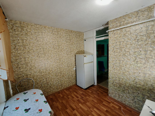 Продам однокомнатную (1-комн.) квартиру, Генерала Кныша ул, 10, Гатчина г