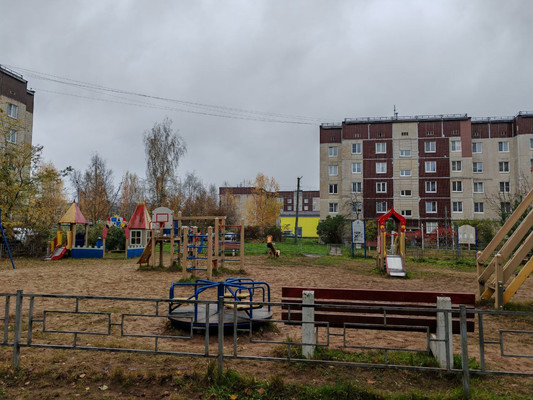 Продам однокомнатную (1-комн.) квартиру, Генерала Кныша ул, 10, Гатчина г