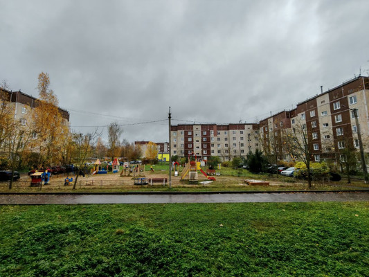 Продам однокомнатную (1-комн.) квартиру, Генерала Кныша ул, 10, Гатчина г