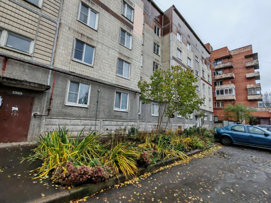 Продам однокомнатную (1-комн.) квартиру, Генерала Кныша ул, 10, Гатчина г