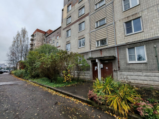 Продам однокомнатную (1-комн.) квартиру, Генерала Кныша ул, 10, Гатчина г