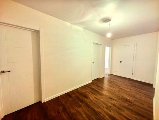 Продам двухкомнатную (2-комн.) квартиру, Западный квартал (Купелинка мкр) ул, 6к2, Сапроново д