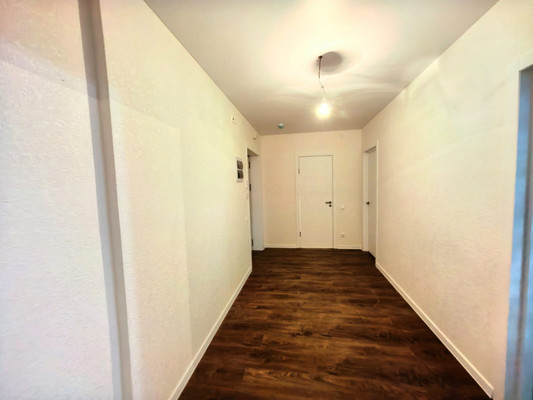 Продам двухкомнатную (2-комн.) квартиру, Западный квартал (Купелинка мкр) ул, 6к2, Сапроново д