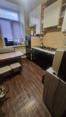 Продам трехкомнатную (3-комн.) квартиру, 16-я В.О. линия, 45, Санкт-Петербург г