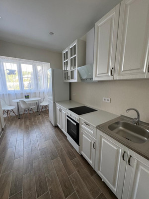 Сдам двухкомнатную (2-комн.) квартиру, Крымская (Центральный р-н) ул, 2к1, Сочи г