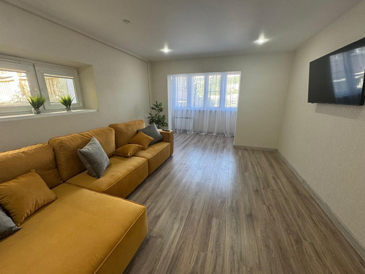 Сдам двухкомнатную (2-комн.) квартиру, Крымская (Центральный р-н) ул, 2к1, Сочи г