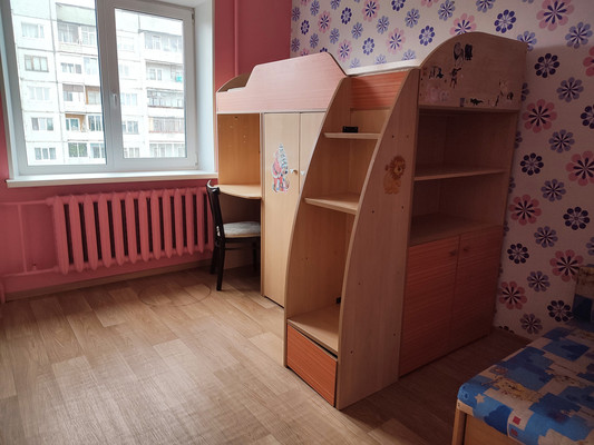 Продам трехкомнатную (3-комн.) квартиру, Ленина ул, 1, Костомукша г