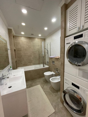 Продам многокомнатную квартиру, Войкова (Центральный р-н) ул, 21, Сочи г