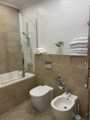 Продам многокомнатную квартиру, Войкова (Центральный р-н) ул, 21, Сочи г