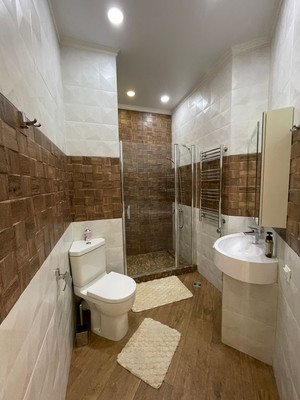 Продам многокомнатную квартиру, Войкова (Центральный р-н) ул, 21, Сочи г