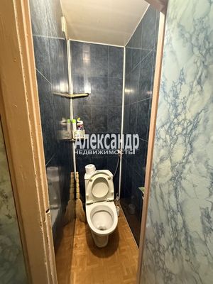 Продам комнату в 3-комн. квартире, Подвойского ул, 17к2, Санкт-Петербург г