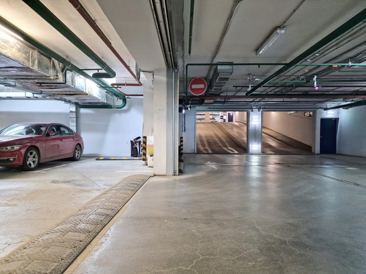 Сдам машиноместо 14 м2, Маломосковская ул, 14, Москва г