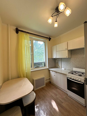 Продам двухкомнатную (2-комн.) квартиру, Генерала Антонова ул, 5к2, Москва г