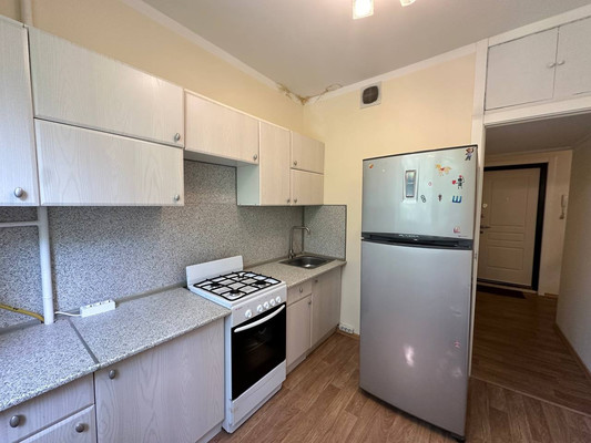 Продам двухкомнатную (2-комн.) квартиру, Генерала Антонова ул, 5к2, Москва г