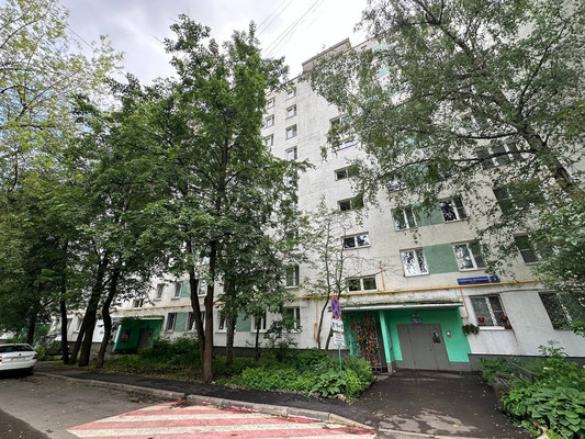Продам двухкомнатную (2-комн.) квартиру, Генерала Антонова ул, 5к2, Москва г