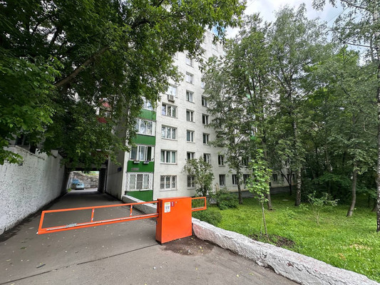 Продам двухкомнатную (2-комн.) квартиру, Генерала Антонова ул, 5к2, Москва г