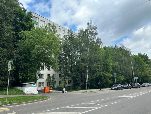 Продам двухкомнатную (2-комн.) квартиру, Генерала Антонова ул, 5к2, Москва г