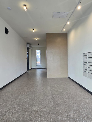 Продам трехкомнатную (3-комн.) квартиру, Новомосковская ул, 1к1, Москва г