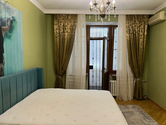 Продам двухкомнатную (2-комн.) квартиру, Красная ул, 78-80, Краснодар г