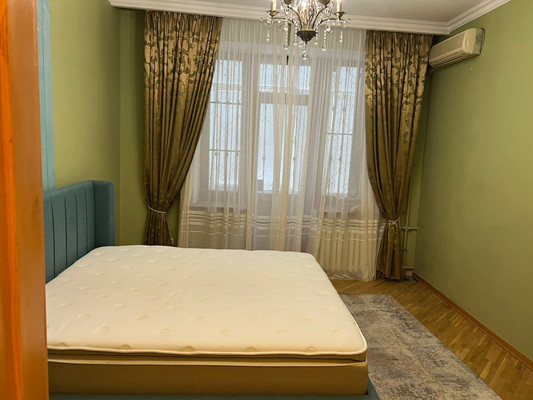 Продам двухкомнатную (2-комн.) квартиру, Красная ул, 78-80, Краснодар г