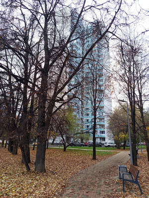 Продам трехкомнатную (3-комн.) квартиру, Барвихинская ул, 4к1, Москва г