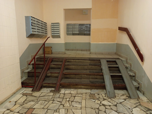 Продам трехкомнатную (3-комн.) квартиру, Барвихинская ул, 4к1, Москва г