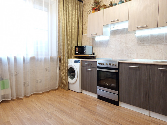 Продам трехкомнатную (3-комн.) квартиру, Барвихинская ул, 4к1, Москва г