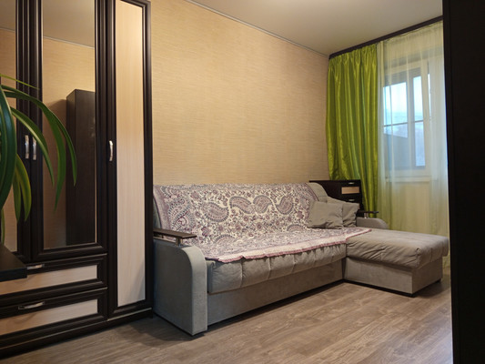 Продам трехкомнатную (3-комн.) квартиру, Барвихинская ул, 4к1, Москва г