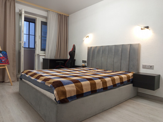 Продам трехкомнатную (3-комн.) квартиру, Барвихинская ул, 4к1, Москва г