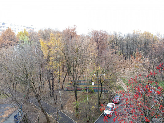 Продам трехкомнатную (3-комн.) квартиру, Барвихинская ул, 4к1, Москва г