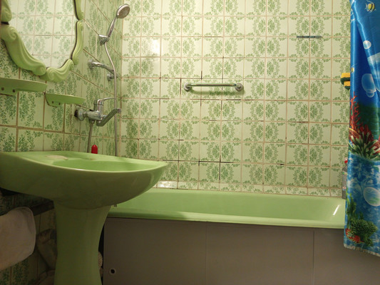 Продам трехкомнатную (3-комн.) квартиру, Барвихинская ул, 4к1, Москва г