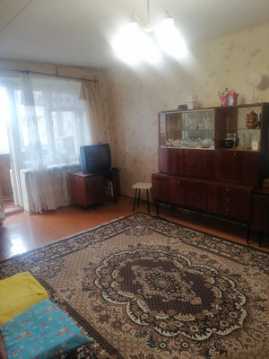 Продам однокомнатную (1-комн.) квартиру, 50 лет Октября ул, 6, Алексин г