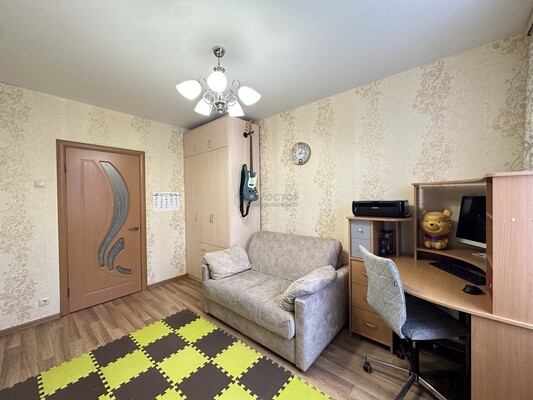 Продам двухкомнатную (2-комн.) квартиру, Центральная ул, 4, Пуршево д